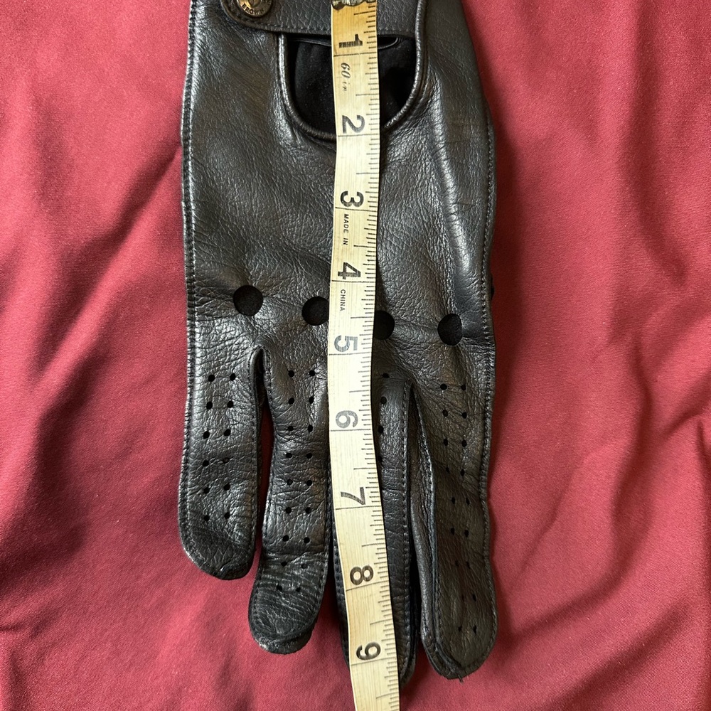 Black Brown 1826 Perforated Black Leather Gloves - Picture 4 of 5